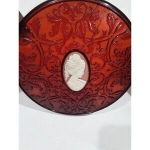 Vintage Avon Victorian Cameo Plastic Powder Box With Footed Base